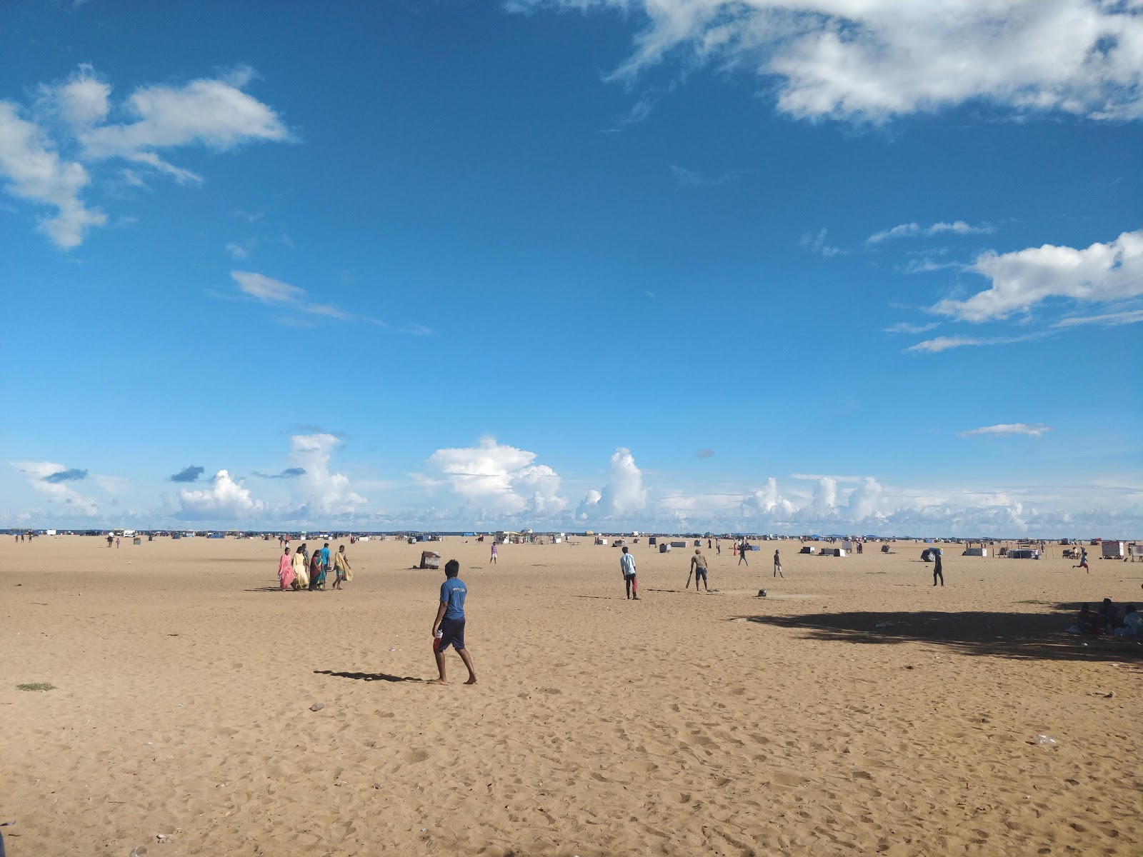 Foto de Marina Beach con recta y larga