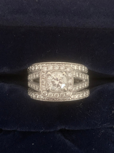 Jewelry Store «Pearce Jewelers», reviews and photos, 41 Glen Rd, West Lebanon, NH 03784, USA