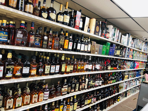 Liquor Store «Raman Party Store», reviews and photos, 394 Chicago Dr, Holland, MI 49423, USA