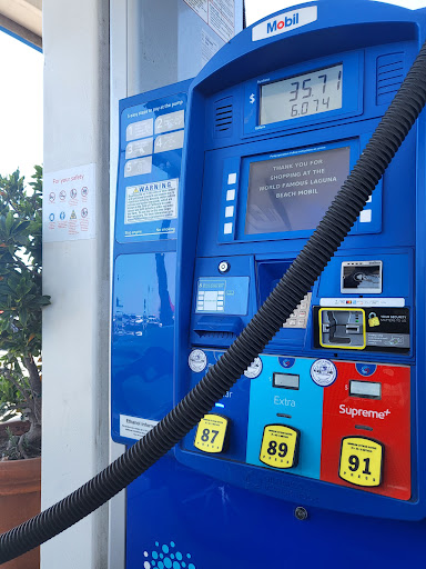 Gas Station «Mobil», reviews and photos, 104 N Coast Hwy, Laguna Beach, CA 92651, USA