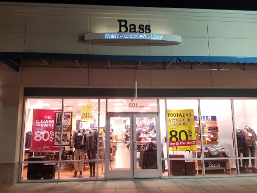 Bass Factory Outlet, 1 Premium Outlet Blvd, Tinton Falls, NJ 07753, USA, 