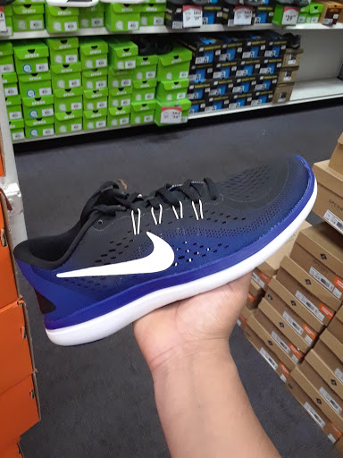 Shoe Store «Shoe Carnival», reviews and photos, 2945 Scottsville Rd, Bowling Green, KY 42104, USA