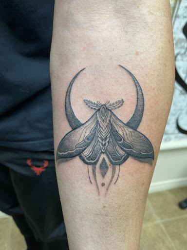 Explore 5 names tattoo ideas, creative tattoo ideas in Washington, available at Tu Madres Tattoo