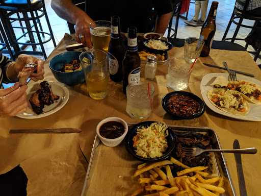 Food and Drink «The Double D Bar & Grill», reviews and photos, 240 N River Rd, Mt Clemens, MI 48043, USA