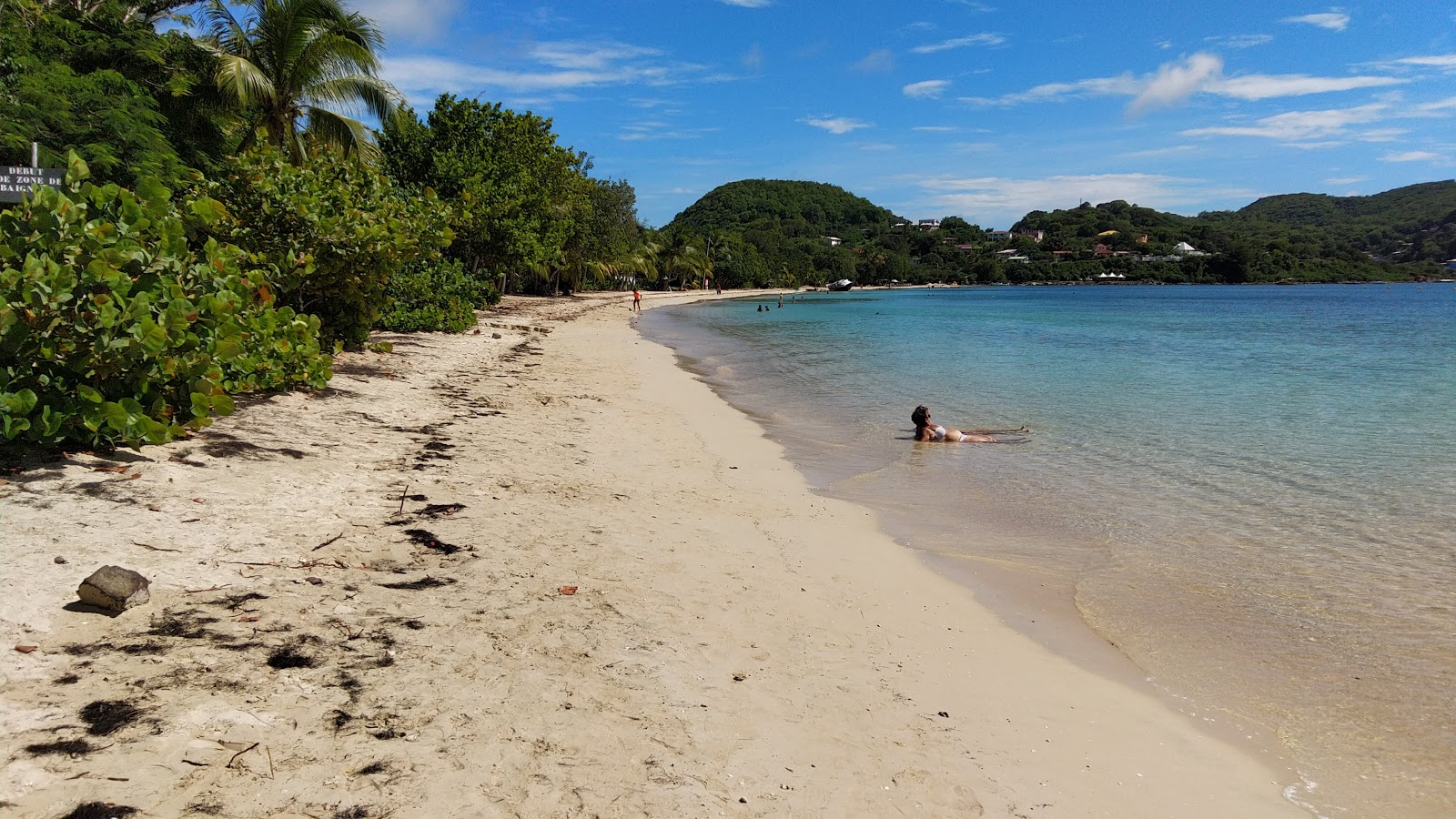 Foto di Spiaggia di Sainte-Anne con costa lunga e dritta