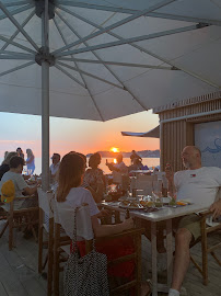 Atmosphère du Restaurant La Vague à Six-Fours-les-Plages - n°18