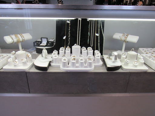 Pawn Shop «Meriden Pawn LLC», reviews and photos, 273 W Main St, Meriden, CT 06451, USA