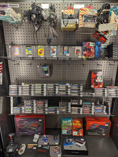 Used Book Store «Bookmans Ina Entertainment Exchange», reviews and photos, 3733 W Ina Rd, Tucson, AZ 85741, USA