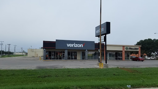 Verizon Authorized Retailer – Cellular Sales, 1489 E Court St, Seguin, TX 78155, USA, 
