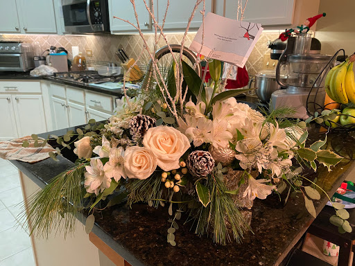 Florist «Lake Zurich Florist», reviews and photos, 34 E Main St, Lake Zurich, IL 60047, USA