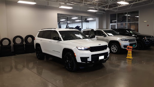 Car Dealer «Wickstrom Chrysler Jeep Dodge Ram», reviews and photos, 660 W Northwest Hwy, Barrington, IL 60010, USA