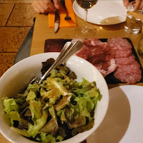 Salade César du Restaurant servant de la raclette Les Marmottes à Paris - n°4