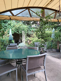 Atmosphère du Restaurant français Le Petit Jardin à Viens - n°8