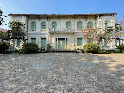 Tượng đài Anh hùng Trương Định