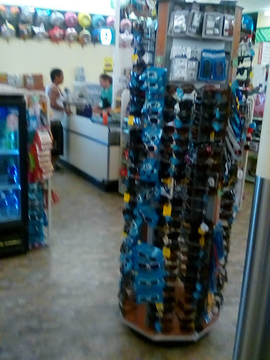 Dollar Store «Dollar Tree», reviews and photos, 556 E Main St, Hohenwald, TN 38462, USA