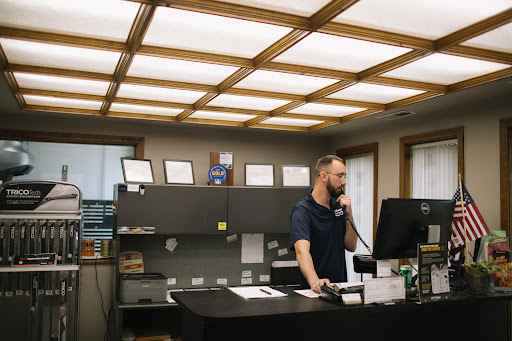 Auto Repair Shop «Jefferson Motor Services Inc», reviews and photos, 37089 Jefferson Ave, Harrison Charter Township, MI 48045, USA