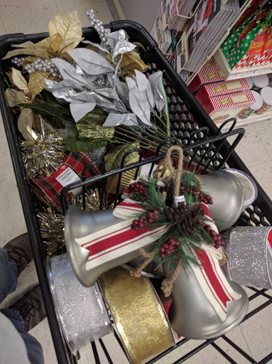 Craft Store «Michaels», reviews and photos, 2231 Willow Rd, Glenview, IL 60025, USA