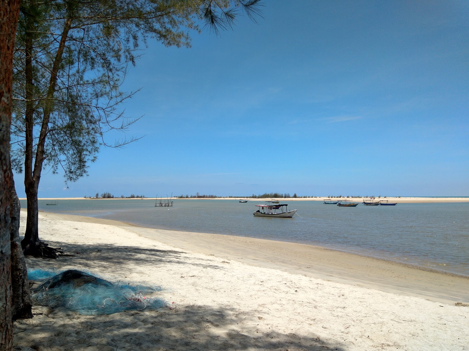 Foto von Chendor Beach mit langer gerader strand