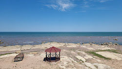 Fotografie cu Assorti Beach și așezarea