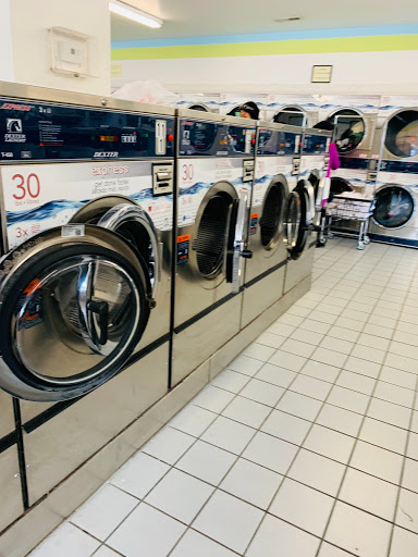 Car Wash «Splash & Dash Car Wash & Coin Laundromat», reviews and photos, 7770 Cincinnati Dayton Rd, West Chester Township, OH 45069, USA