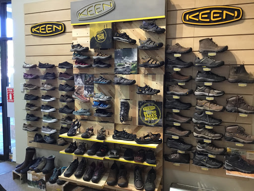 Orthopedic Shoe Store «Footwear Express», reviews and photos, 290 Commercial St NE, Salem, OR 97301, USA