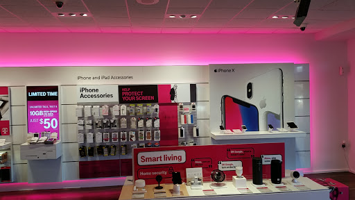 Cell Phone Store «T-Mobile», reviews and photos, 2622 Holcomb Bridge Rd Suite 110, Alpharetta, GA 30022, USA