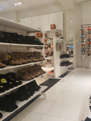 Clothing Store «Forever 21», reviews and photos, 5220 Fashion Outlets Way #1005, Chicago, IL 60656, USA