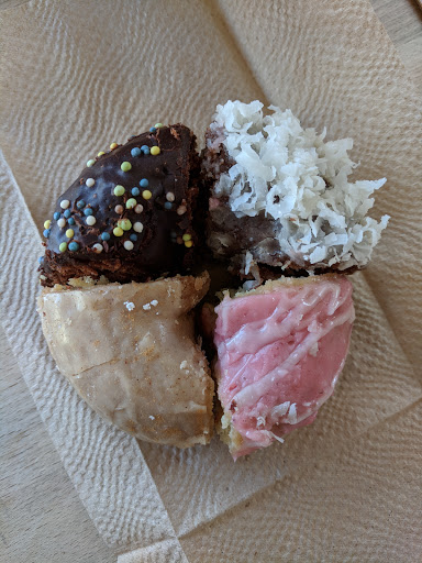 Donut Shop «Mighty-O Donuts Capitol Hill», reviews and photos, 1400 12th Ave, Seattle, WA 98122, USA