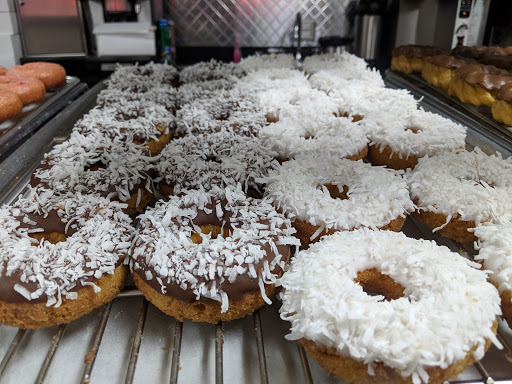 Donut Shop «Lee Donuts», reviews and photos, 124 Peterson Rd, Libertyville, IL 60048, USA