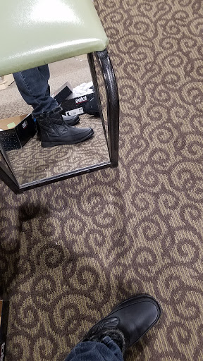 Shoe Store «DSW Designer Shoe Warehouse», reviews and photos, 202 Orland Park Pl, Orland Park, IL 60462, USA