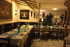 Meau's Thai Restaurant image