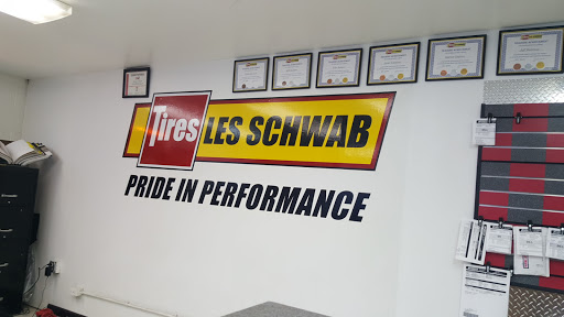 Tire Shop «Les Schwab Tire Center», reviews and photos, 1056 E Woodin Ave, Chelan, WA 98816, USA