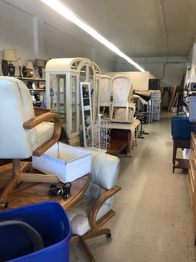 Thrift Store «Thrift Center Thrift Store», reviews and photos, 1060 El Camino Real, San Carlos, CA 94070, USA