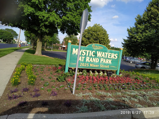 Water Park «Mystic Waters Family Aquatic Center», reviews and photos, 2025 Miner St, Des Plaines, IL 60016, USA