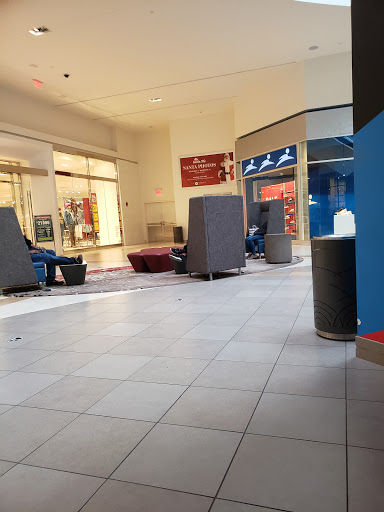 Clothing Store «Forever 21», reviews and photos, 5220 Fashion Outlets Way #1005, Chicago, IL 60656, USA