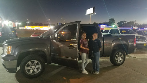 Used Car Dealer «Su Familia Cars & Trucks», reviews and photos, 5802 North Fwy, Houston, TX 77076, USA