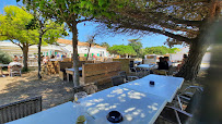 Atmosphère du Restaurant de fruits de mer La cabane du Feneau à La Couarde-sur-Mer - n°7