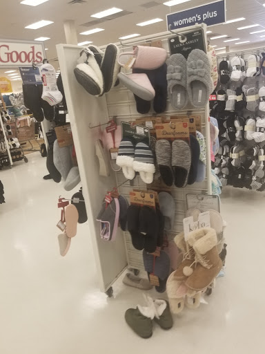 Department Store «Marshalls and HomeGoods», reviews and photos, 265 S Broadway, Salem, NH 03079, USA