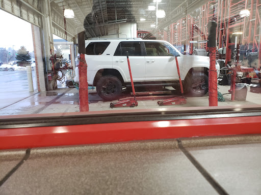 Tire Shop «Discount Tire Store - Roundlake Beach, IL», reviews and photos, 2125 N Illinois 83, Round Lake Beach, IL 60073, USA