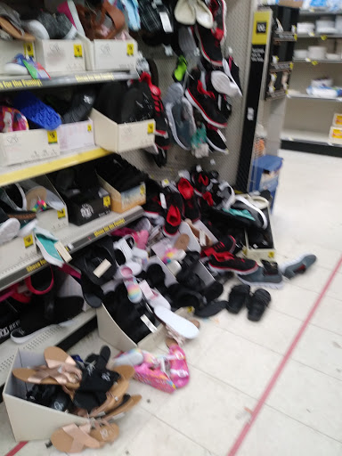 Discount Store «Dollar General», reviews and photos, 7630 Wyoming Ave, Dearborn, MI 48126, USA