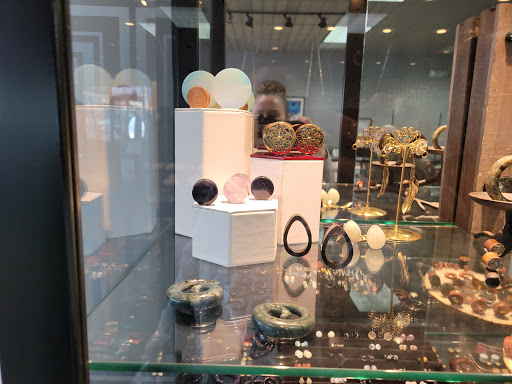 Body Piercing Shop «Deep Roots Tattoo and Body Piercing Alderwood», reviews and photos, 18920 28th Ave W, Lynnwood, WA 98036, USA