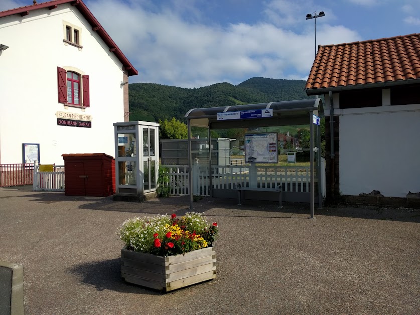 Boutique SNCF à Saint-Jean-Pied-de-Port (Pyrénées-Atlantiques 64)