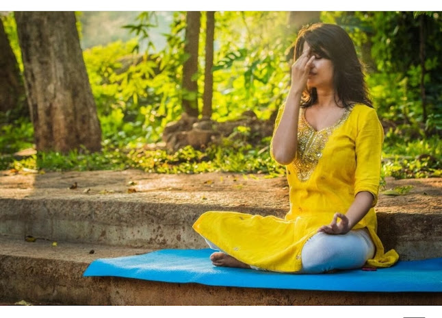 Yoga & Meditation (Vasudha Agarwal) - Yoga-Studio