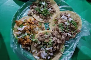 Taquería "Tacos La Pasadita" image