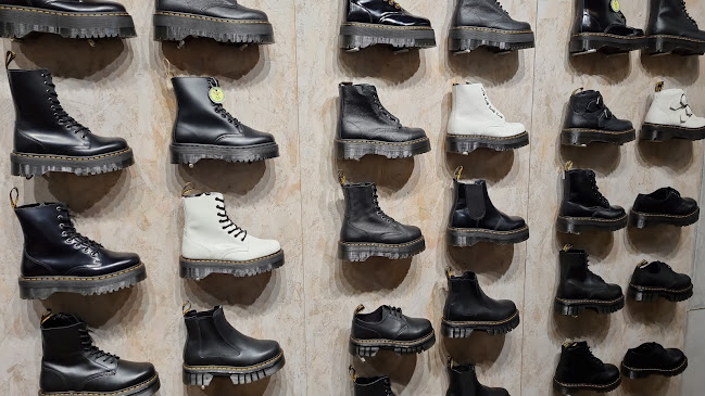 Comments and reviews of The Dr. Martens Store