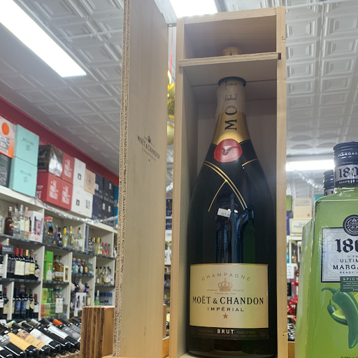 Liquor Store «Carhart Wines & Liquors», reviews and photos, 343 Mamaroneck Ave, White Plains, NY 10605, USA