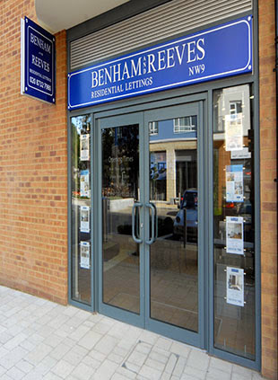 Comments and reviews of Benham & Reeves - Beaufort Park