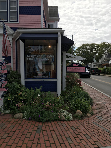Clothing Store «Vineyard Vines», reviews and photos, 56 Narragansett Ave, Oak Bluffs, MA 02557, USA