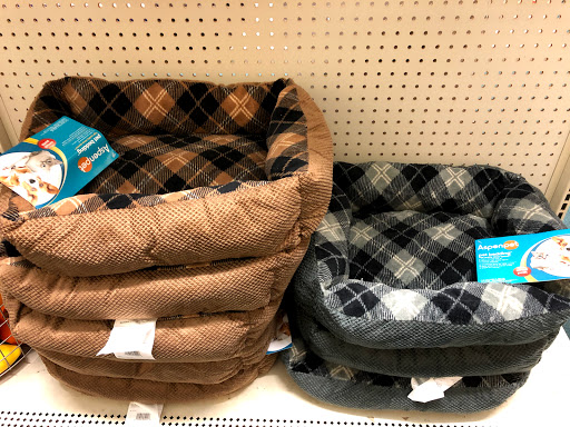 Pet Supply Store «Lazy Creek Discount Pet Food & Supplies», reviews and photos, 351 E Church St, Leesville, SC 29070, USA