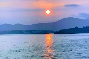 Dai Lai lake image